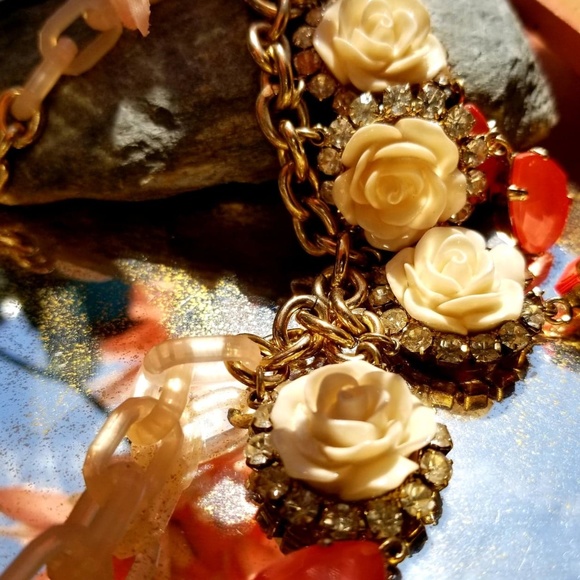 ANTHROPOLOGIE ▪︎ RingAroundRoses  Crystal NECKLACE - Picture 4 of 8